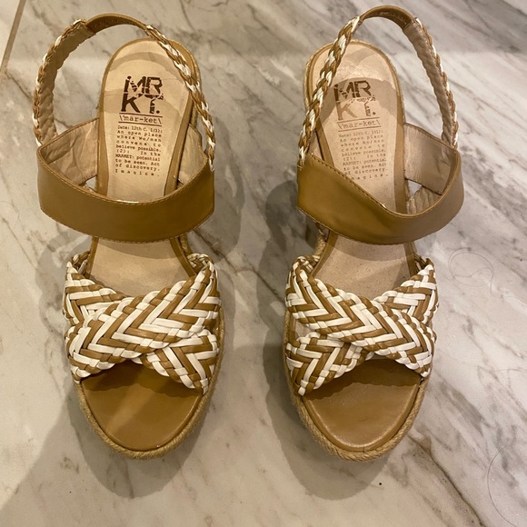 MRKT - beige wedge sandals with woven white and beige straps. Size 6 - Picture 5 of 6